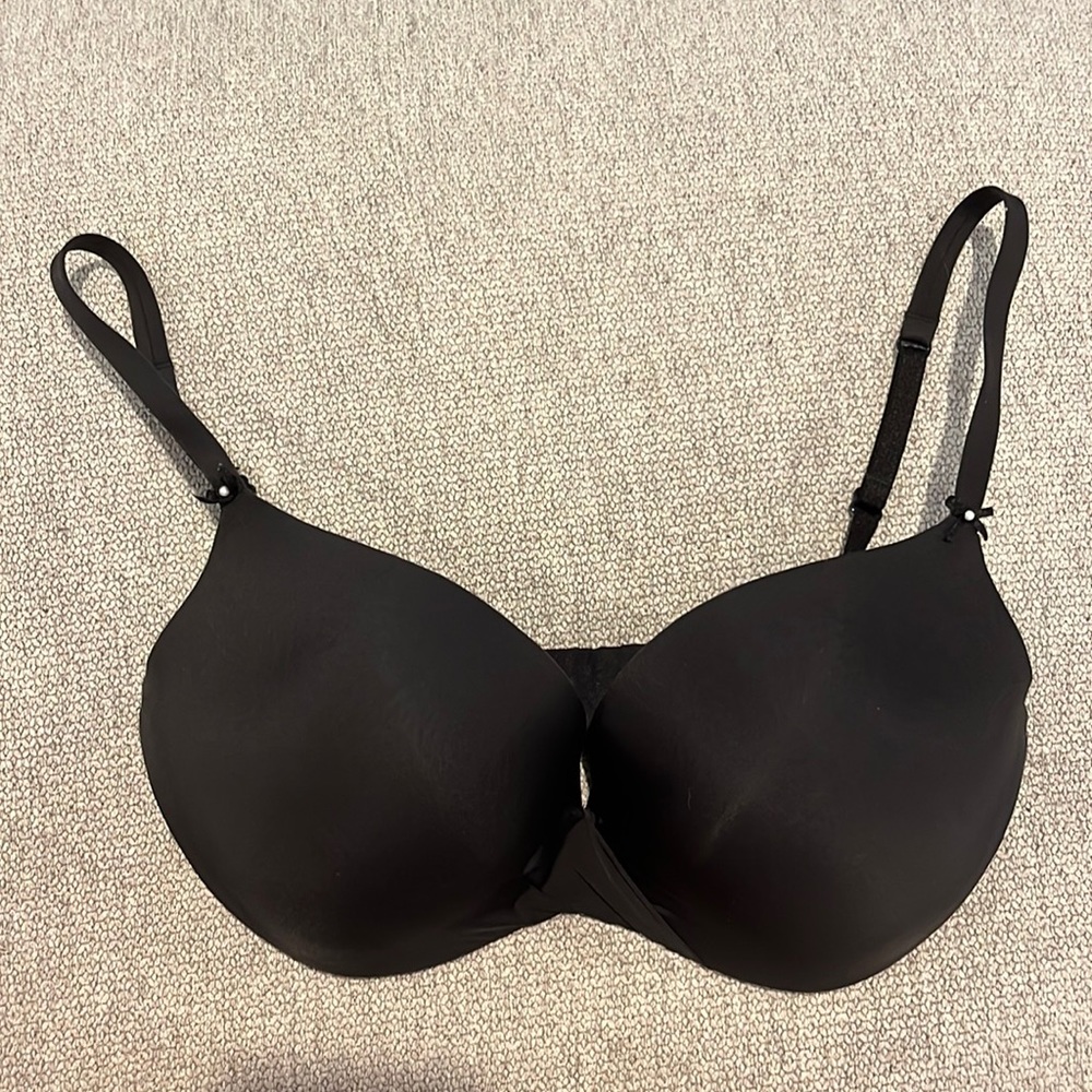 Victoria’s Secret Black Push Up Plunge Bra - 34 D